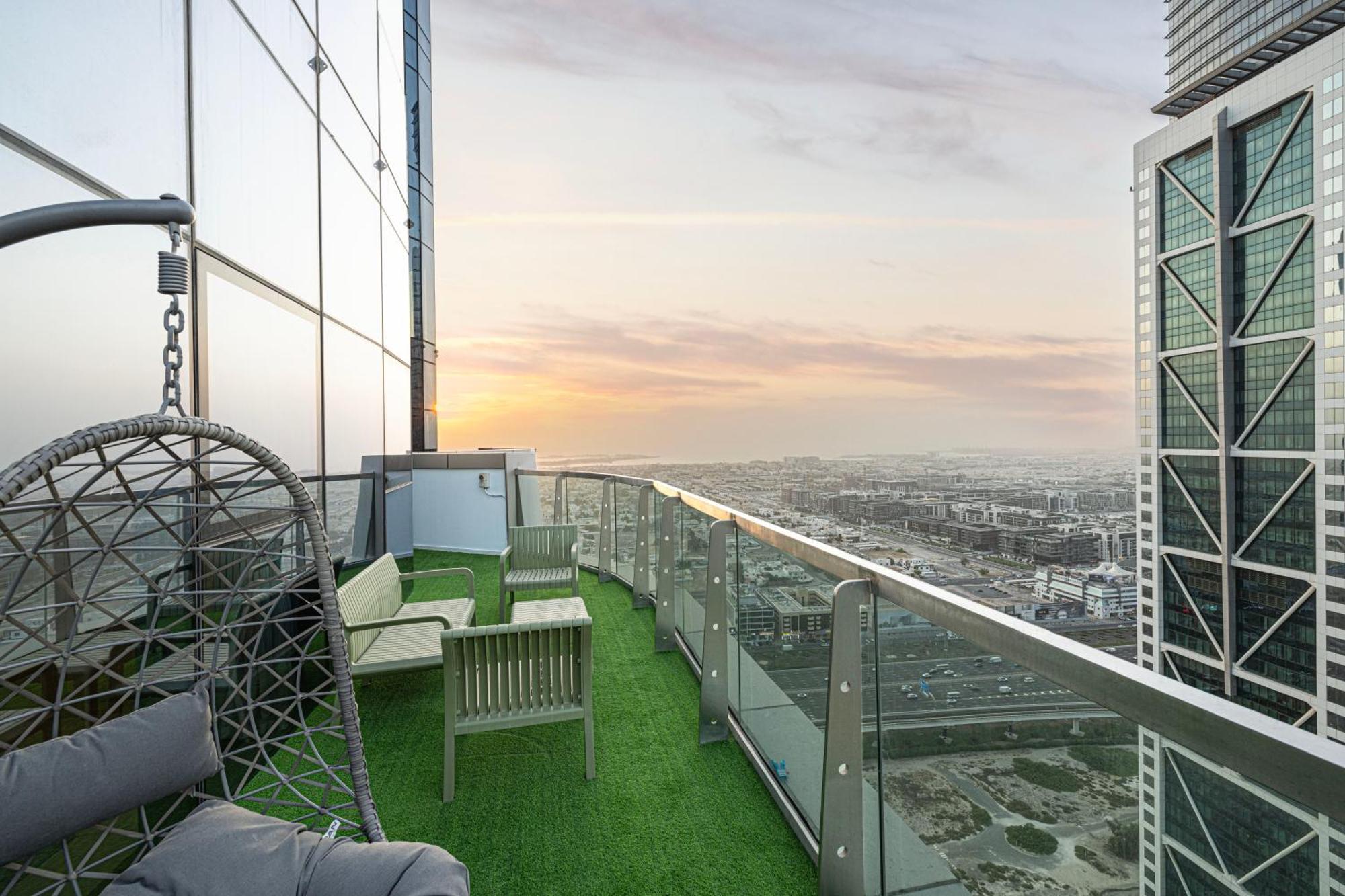 Highest Infinity Pool In Downtown *